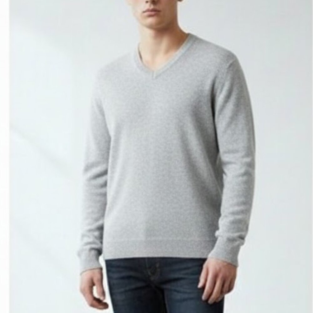 Black Brown 1826 Men's Light Gray V-Neck Sweater